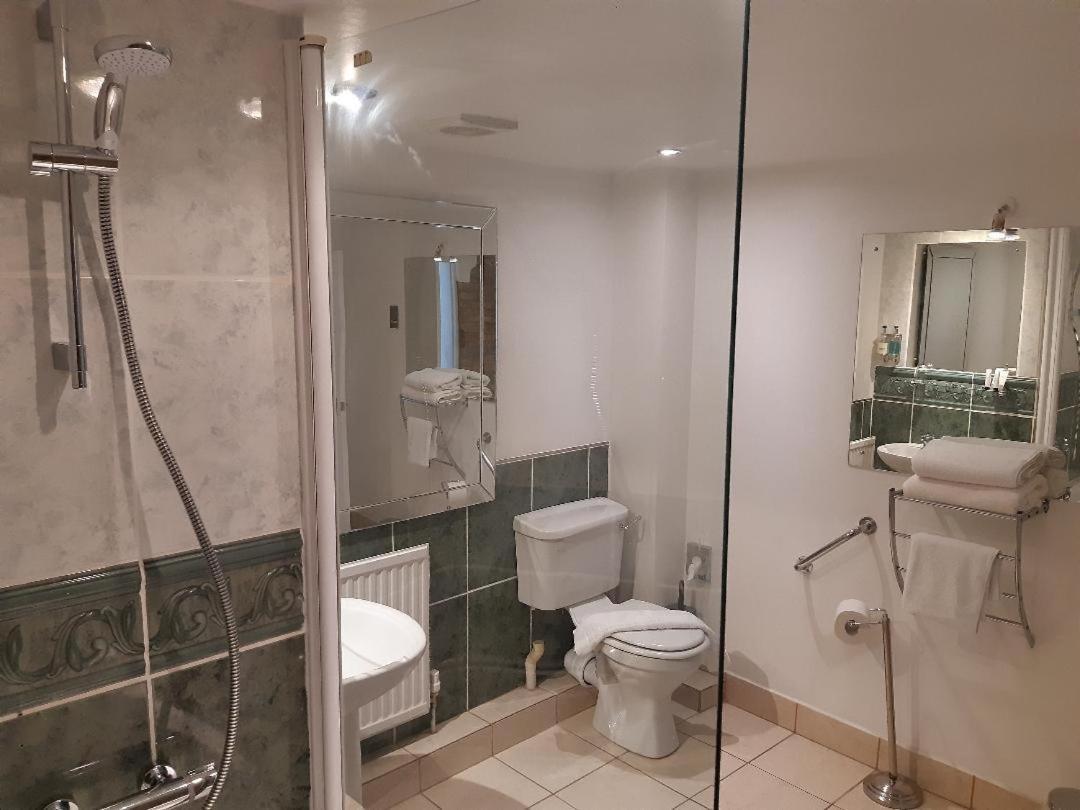 The Conigre Hotel Melksham Luaran gambar