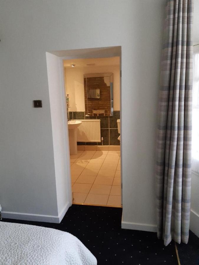 The Conigre Hotel Melksham Luaran gambar