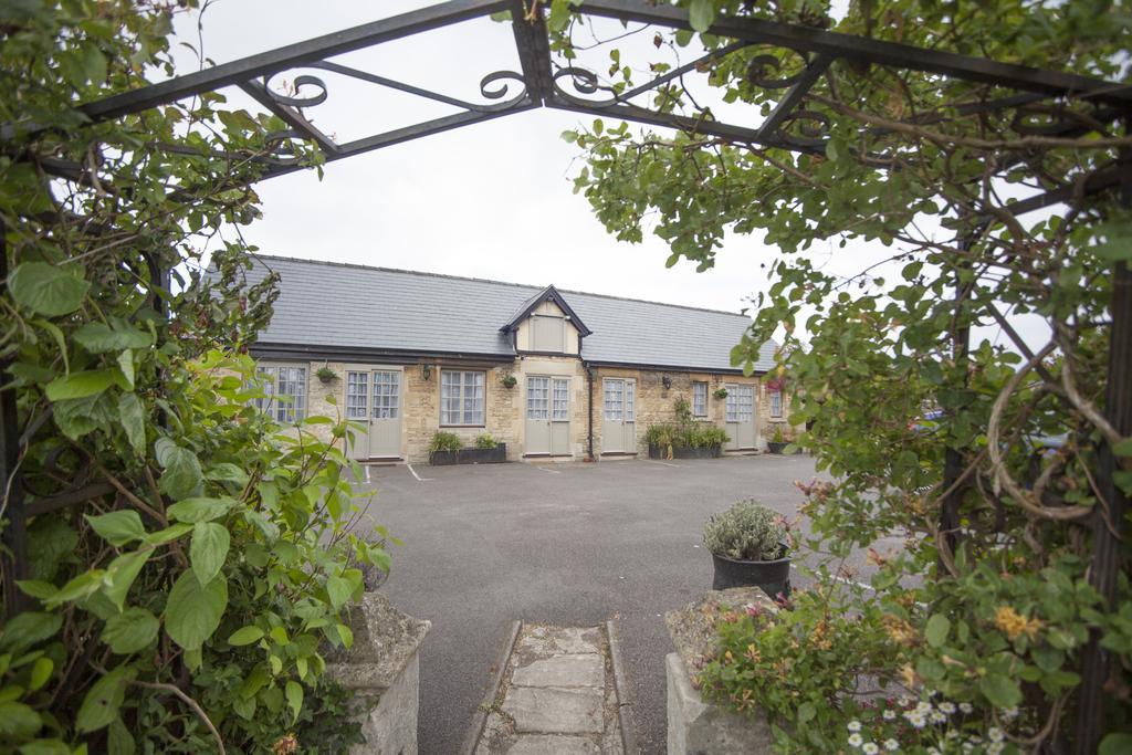 The Conigre Hotel Melksham Luaran gambar