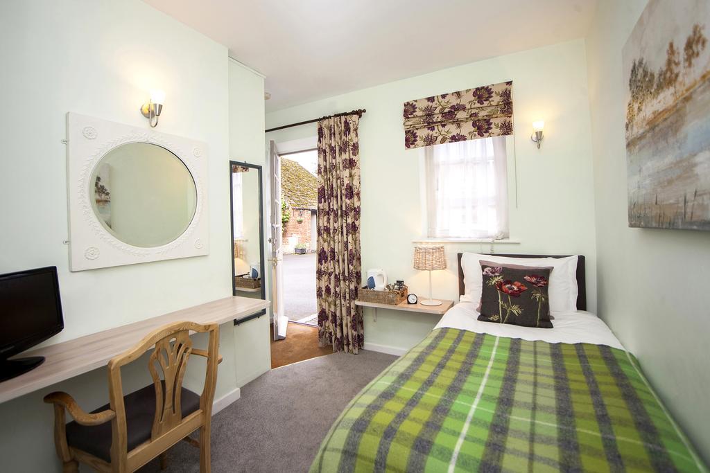 The Conigre Hotel Melksham Luaran gambar
