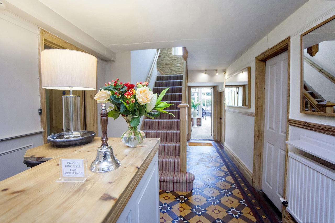 The Conigre Hotel Melksham Luaran gambar