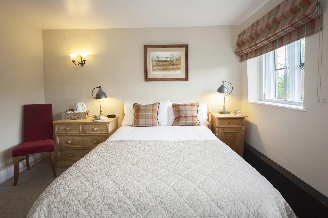 The Conigre Hotel Melksham Luaran gambar