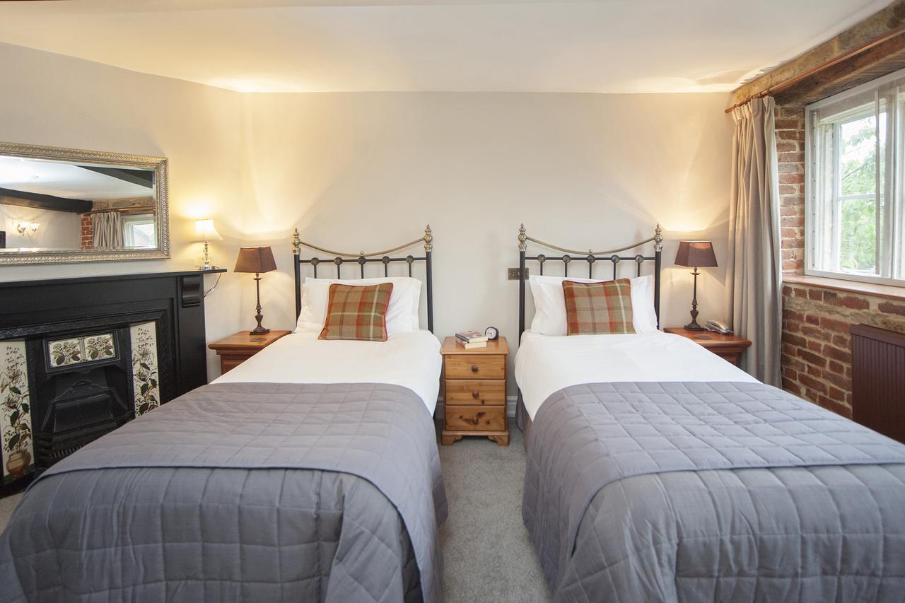 The Conigre Hotel Melksham Luaran gambar
