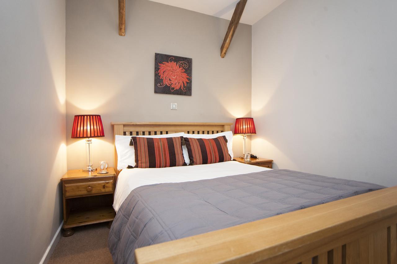 The Conigre Hotel Melksham Luaran gambar