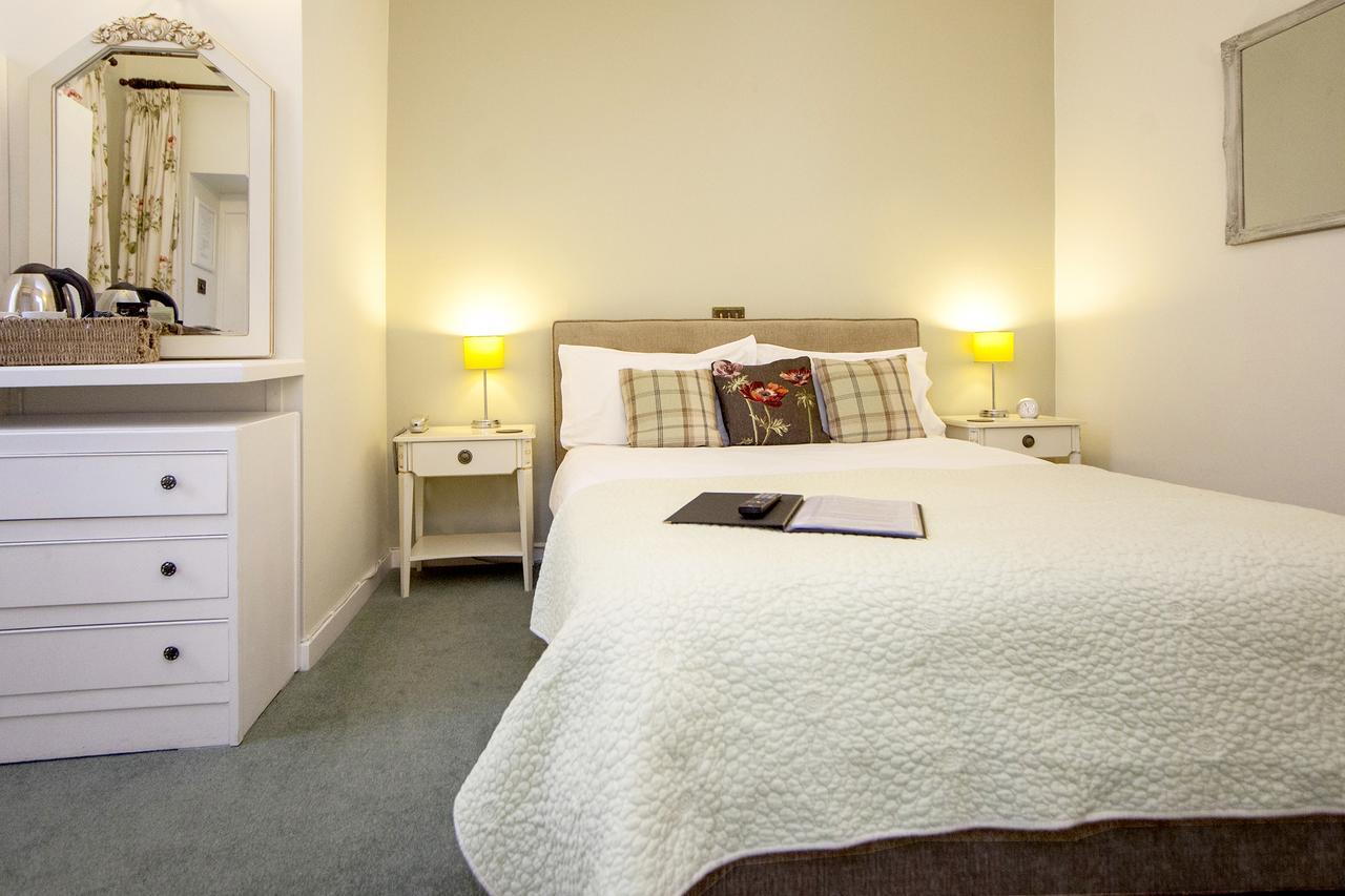 The Conigre Hotel Melksham Luaran gambar