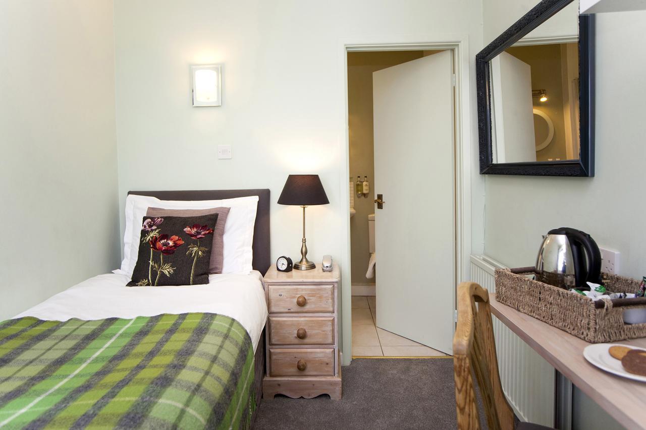 The Conigre Hotel Melksham Luaran gambar