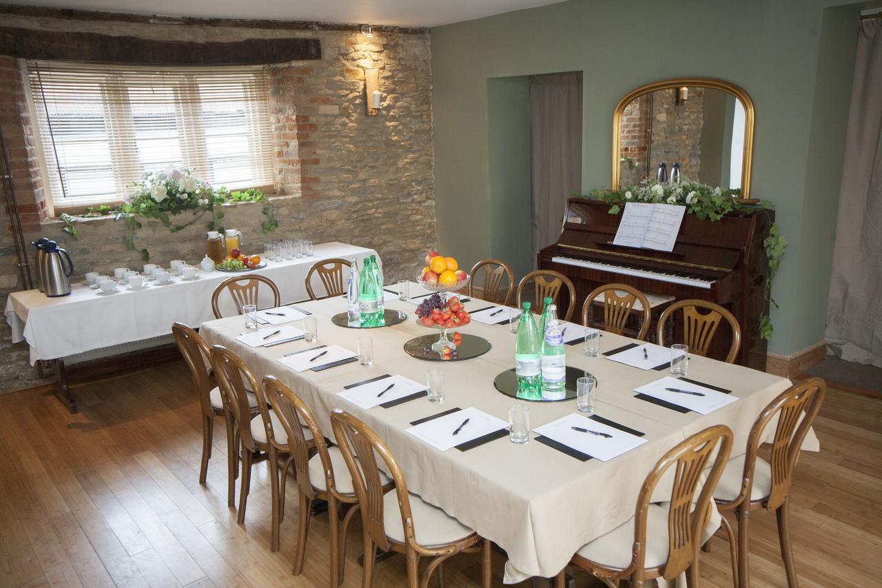 The Conigre Hotel Melksham Luaran gambar