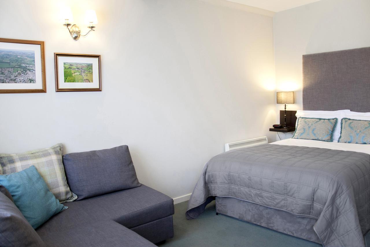 The Conigre Hotel Melksham Luaran gambar