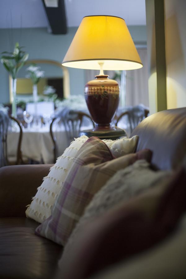 The Conigre Hotel Melksham Luaran gambar